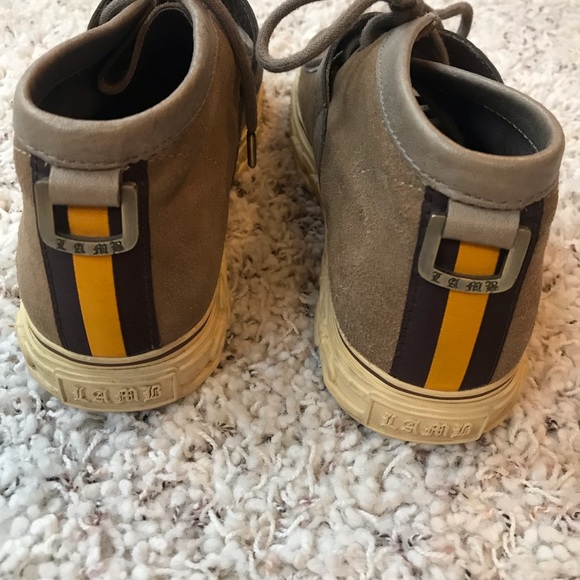 Shoes - Picture 4 of 4